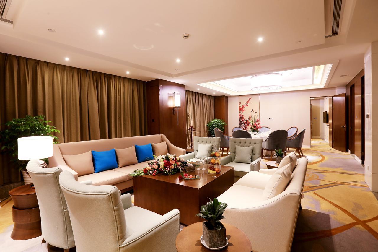 Howard Johnson Xiangyu Plaza Linyi Linyi  Zewnętrze zdjęcie